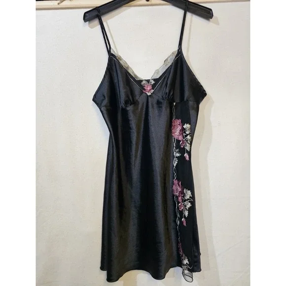 This Is A Mid Thigh Black Satin Chemise (Or Slip Dress) Featuring Lace Detail XL - Picture 5 of 13